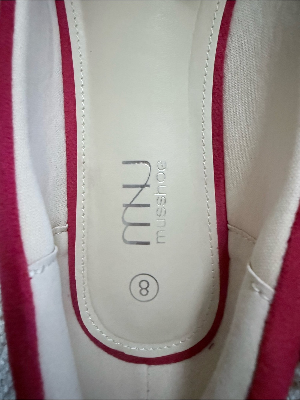 MU MUSSHHOE Red Faux Suede Bow Pointed Toe Flats Size 8 - Picture 2 of 6